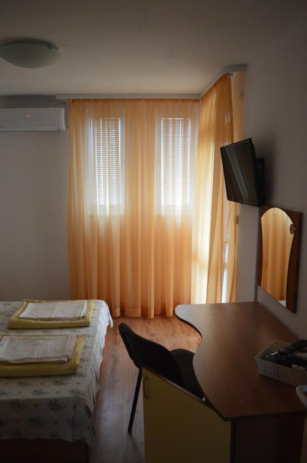 Hotel Yanis Tschernomorez Exterior foto
