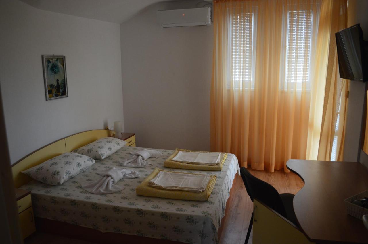 Hotel Yanis Tschernomorez Exterior foto